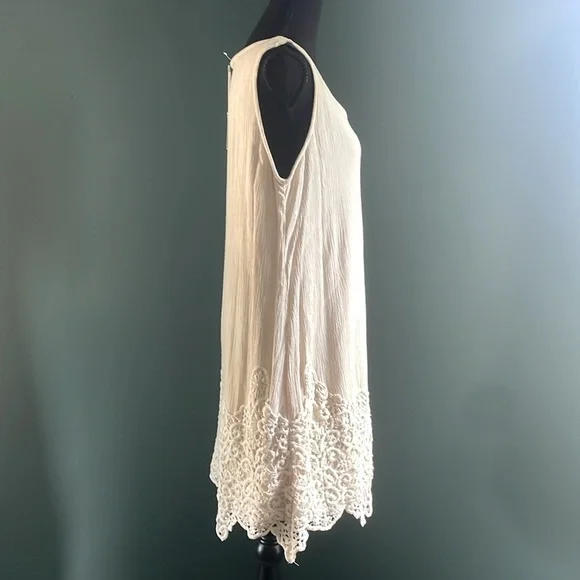 Blu Pepper Cream Lace Detail dress - Picture 3 of 7